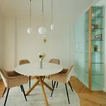 Brand New Luxury Apt, Supreme Location, Ndk